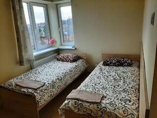 Хостелы ROOMS FOR RENT Паневежис Двухместный номер с 2 отдельными кроватями и общей ванной комнатой-4